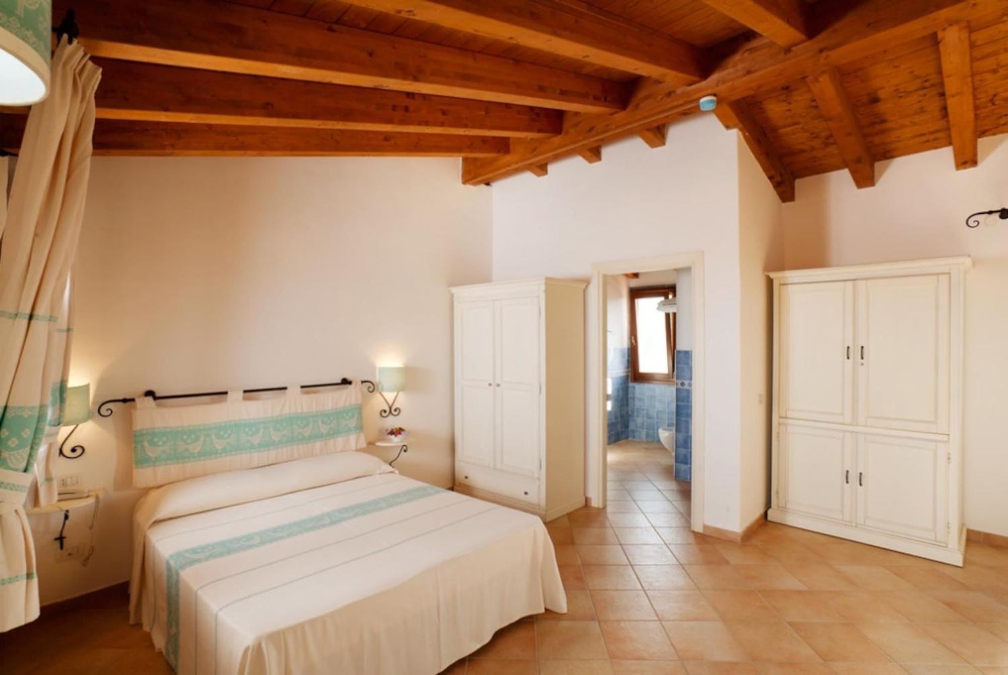 Residence Baia Dei Mirti Vignola Mare Exterior photo
