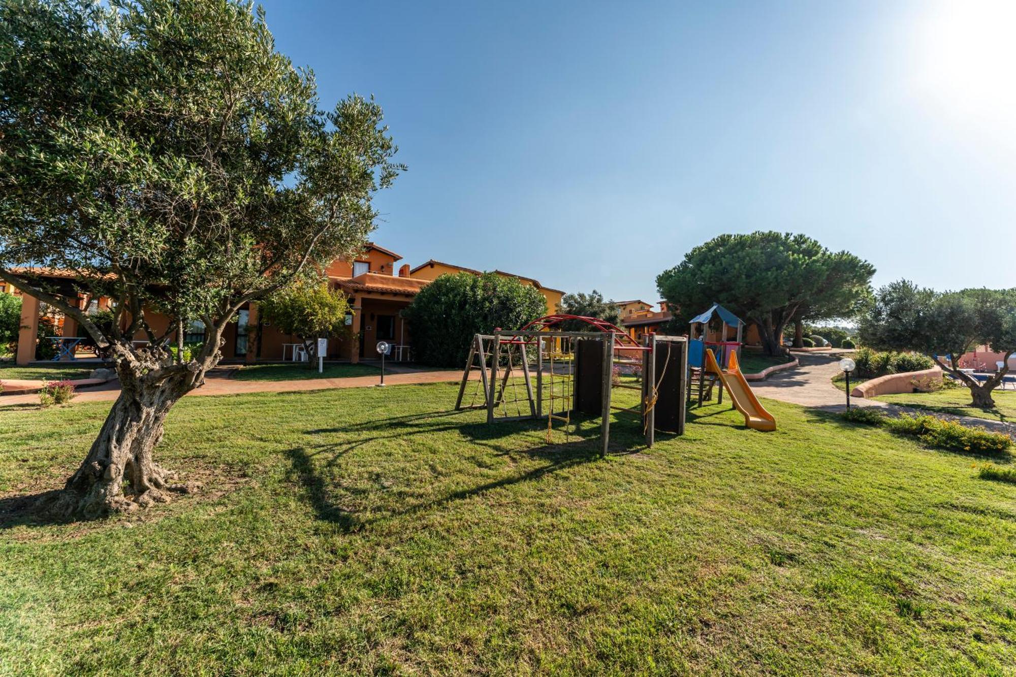 Residence Baia Dei Mirti Vignola Mare Exterior photo